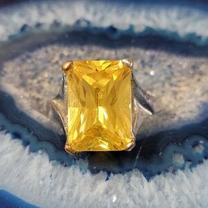Elegant Yellow Glass stone Ring.